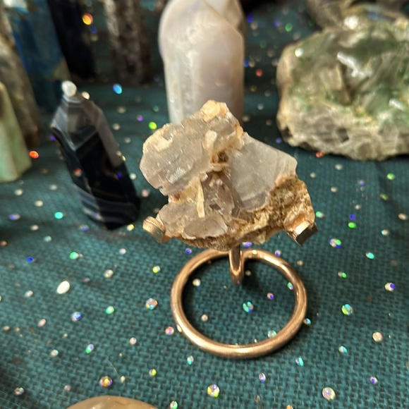 NATURAL Blue Cubic Fluorite Crystal Cluster in Matrix UVReactive - Picture 1 of 5